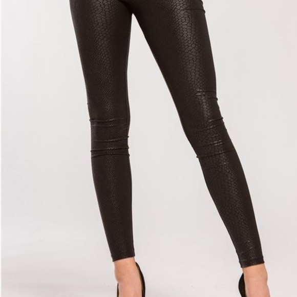 Plus Size Embossed Snake Skin High Waist Leggings - Picture 3 of 4